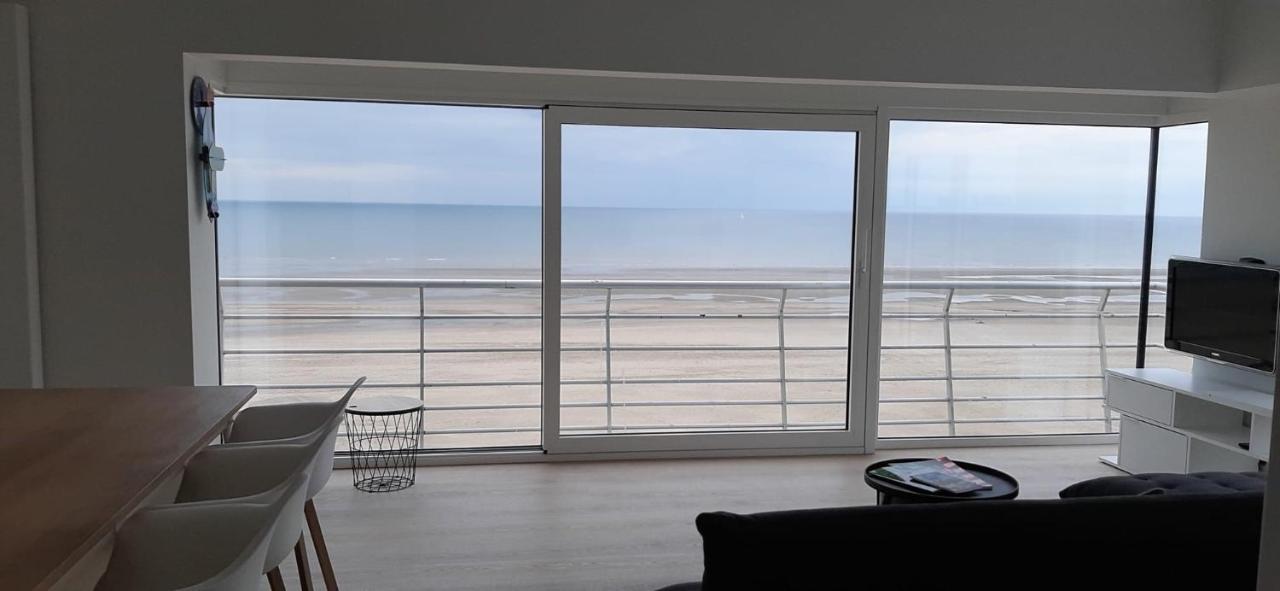 Appartment With Frontal Sea View With 3 Bedrooms Koksijde Exterior foto
